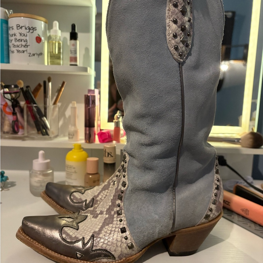 Idyllwind Light Blue and Silver Western Boots
